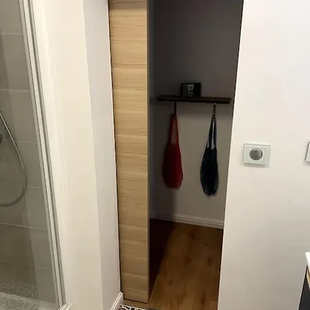 Apartment - Centre *